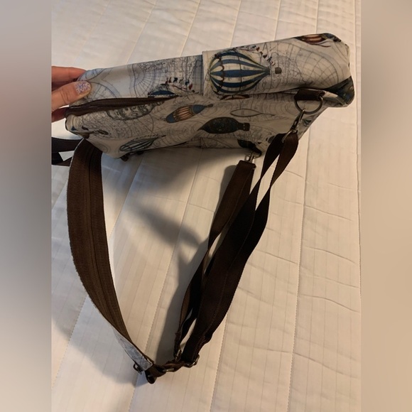 Uma Hana Waterproof Enjoy The Little Things Circus Flying Air Balloon Backpack - Picture 8 of 16